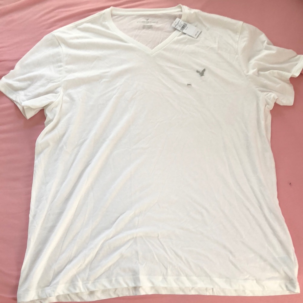 XXL American Eagle White V Neck